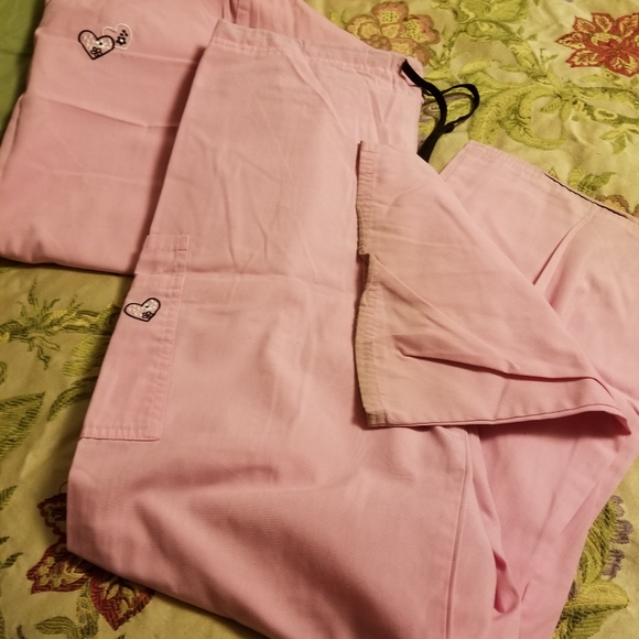 Scrub set